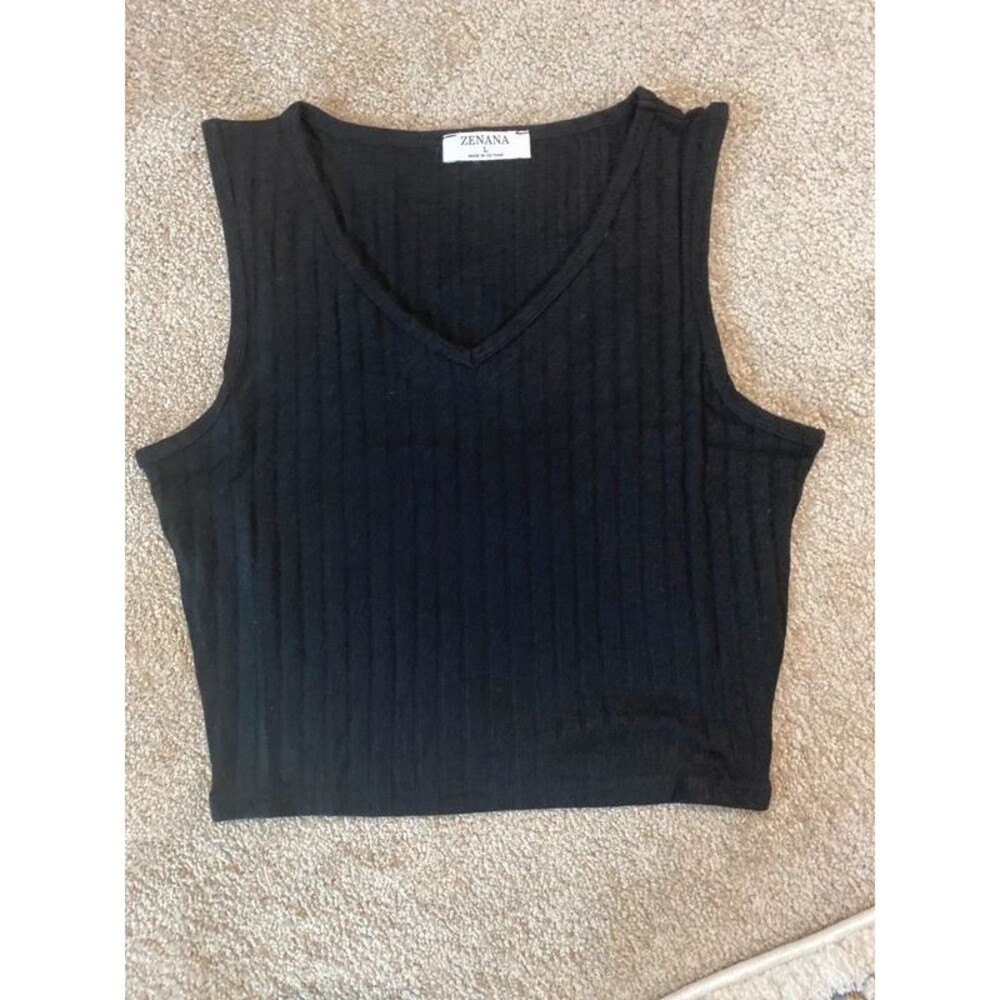 Zenana Black V-Neck Ribbed Cropped Tank Top L
